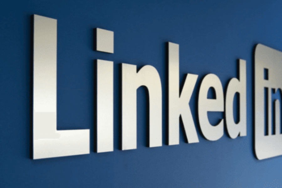 So what does motivate LinkedIn users to engage with content?